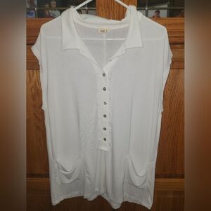 Women's POL Sleeveless Top Med/Large NWOT